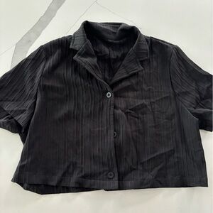 Cropped black button down size XL